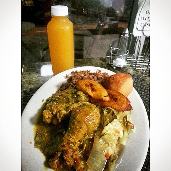 Foto scattata a Ackee Bamboo Jamaican Cuisine da I Love Being Black il 2/1/2015
