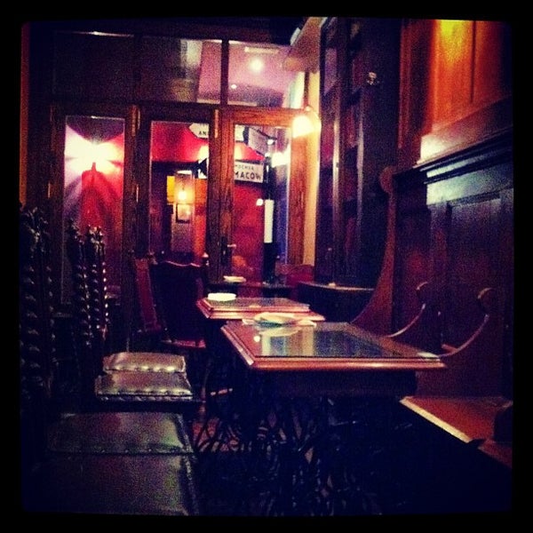 Photo taken at Whelan&#39;s Irish Pub by Óscar C. on 3/22/2013