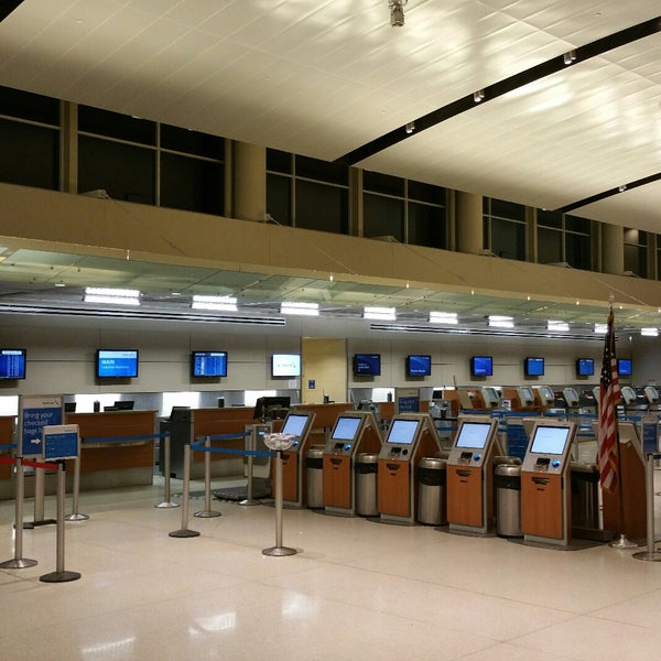 6/9/2017에 Zac N.님이 San Antonio International Airport (SAT)에서 찍은 사진