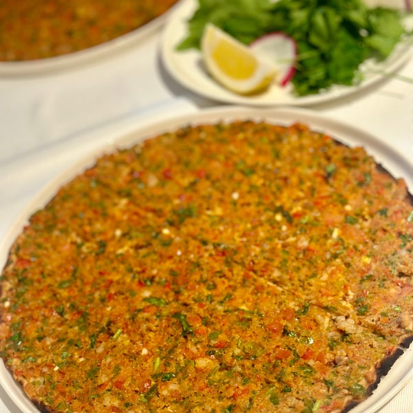 Foto tomada en Seraf Restaurant  por Fatih B. el 1/16/2024