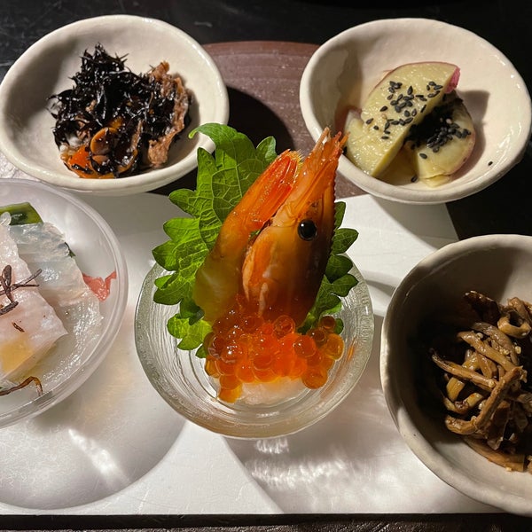 รูปภาพถ่ายที่ EN Japanese Brasserie โดย Narumi N. เมื่อ 8/29/2021