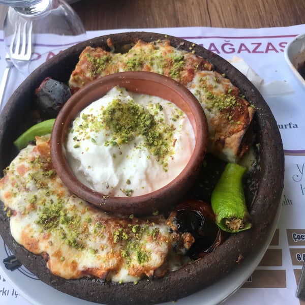 Das Foto wurde bei Kasr-ı Ala Restaurant von Fikret am 8/6/2021 aufgenommen