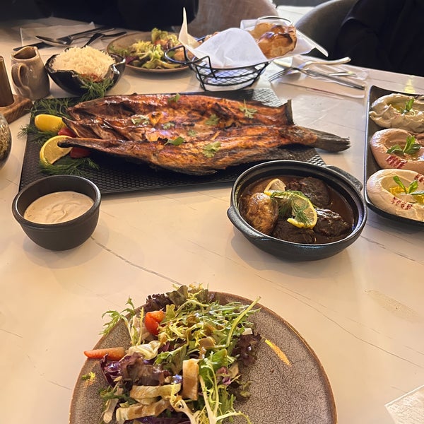 รูปภาพถ่ายที่ Dhifa Resturant โดย Khaled Alharbi 🐣 เมื่อ 5/21/2023
