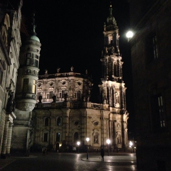 10/24/2013 tarihinde Евгения Б.ziyaretçi tarafından Innside Dresden'de çekilen fotoğraf
