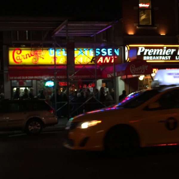 Photo taken at Carnegie Deli by Tara N. on 11/13/2016