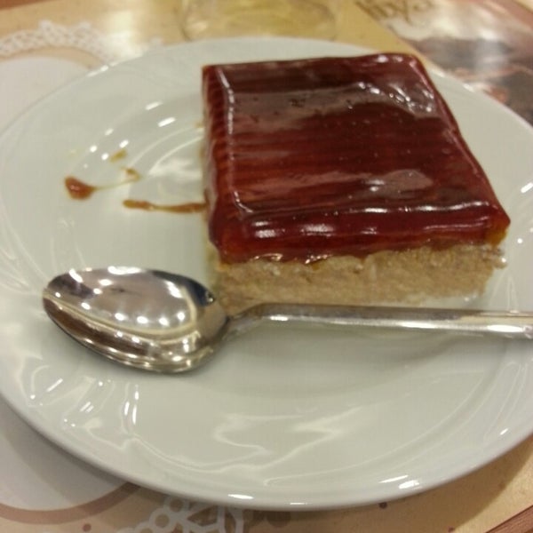 รูปภาพถ่ายที่ Avliya Restaurant โดย aslı k. เมื่อ 3/22/2014