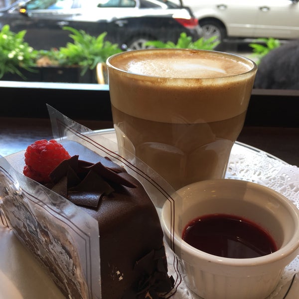 7/24/2017 tarihinde Yanaziyaretçi tarafından Toni Patisserie &amp; Café'de çekilen fotoğraf