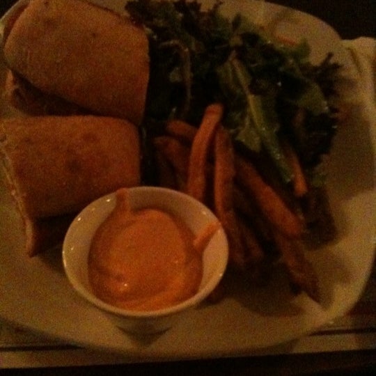 The food is sooo yummy! Southwest chicken sandwhich with chipotle dressing is divine !!