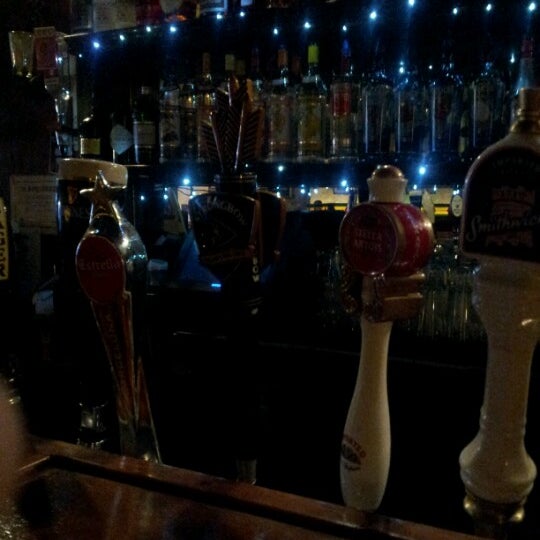 Photo prise au O&#39;Shea&#39;s Irish Pub par Luke P. le7/26/2012