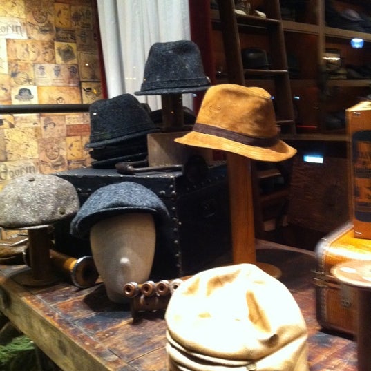 Photo taken at Goorin Bros. Hat Shop by Jeromy Z. on 12/23/2011