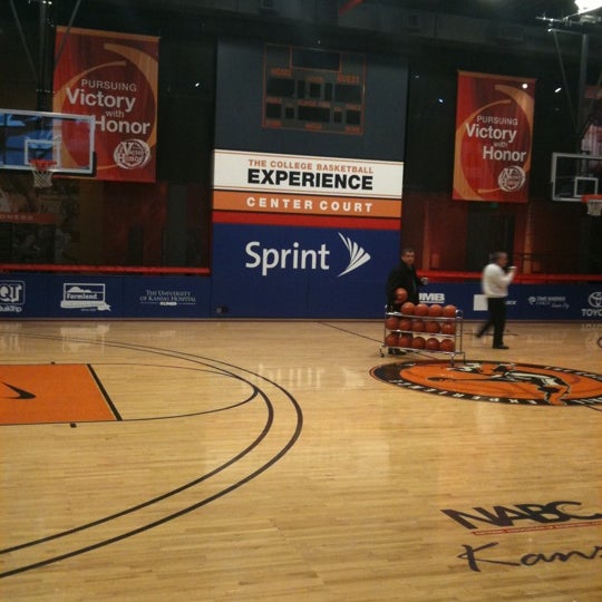 Photo prise au The College Basketball Experience par chris h. le3/7/2011