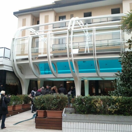 รูปภาพถ่ายที่ Hotel Boemia Riccione โดย IkCoffeeer เมื่อ 1/9/2013