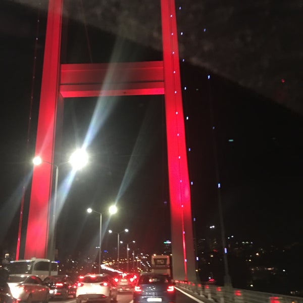 Foto scattata a Boğaziçi Köprüsü da Uğur ç. il 10/18/2017