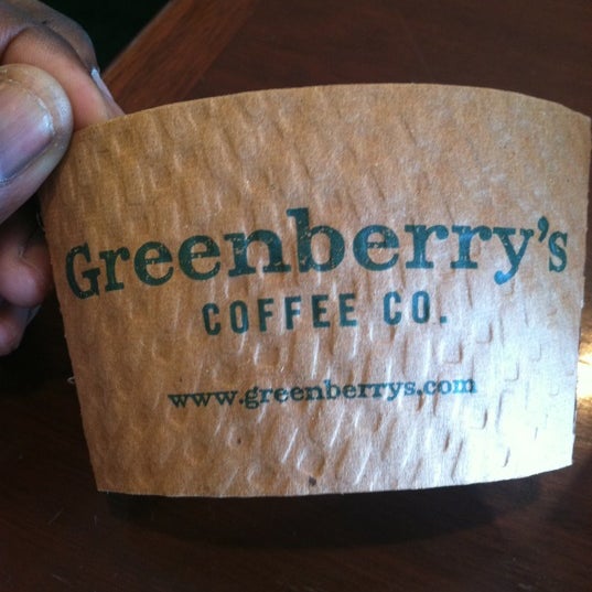 Foto tomada en Greenberry&#39;s Cafe  por Jacquel M. el 9/25/2012