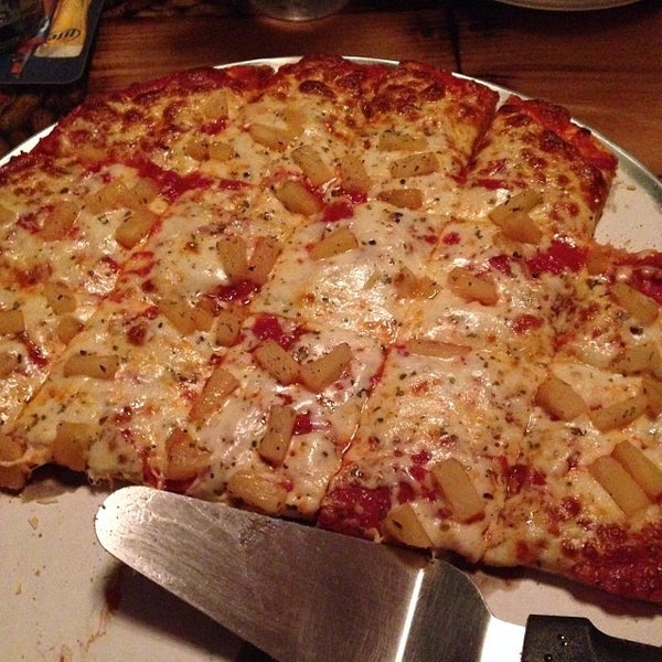 Foto tirada no(a) Bill&#39;s Pizza &amp; Pub por kileen o. em 12/7/2013