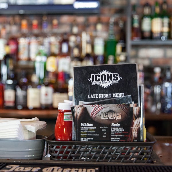 Icons Sports Bar & Grill New Fairfield, CT