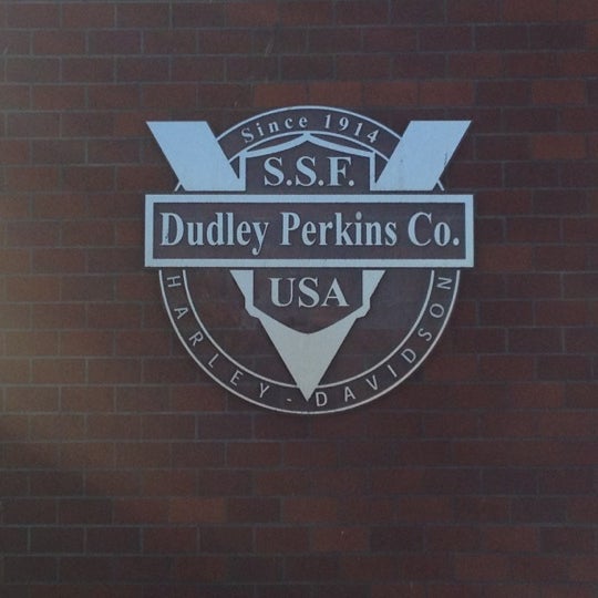 Das Foto wurde bei Dudley Perkins Co. Harley-Davidson von Kelli C. am 10/5/2012 aufgenommen