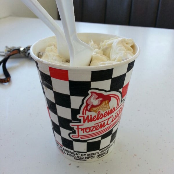 Nielsen's Frozen Custard Bountiful'da Dondurma Dükkanı