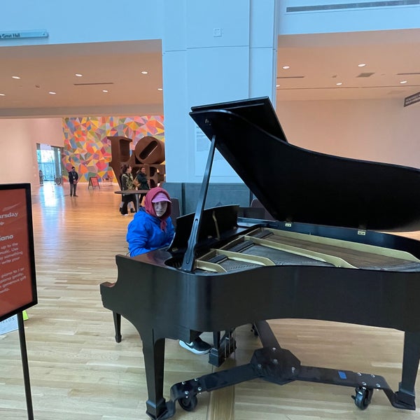 รูปภาพถ่ายที่ Indianapolis Museum of Art (IMA) โดย Megan F. เมื่อ 4/7/2022