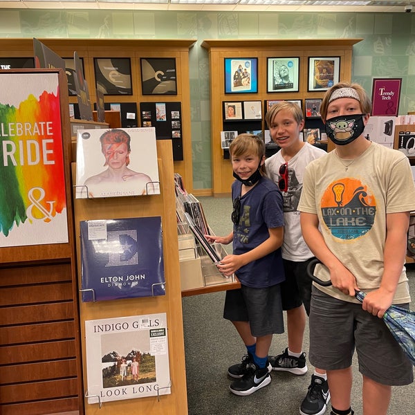 Barnes & Noble Grand Rapids, MI