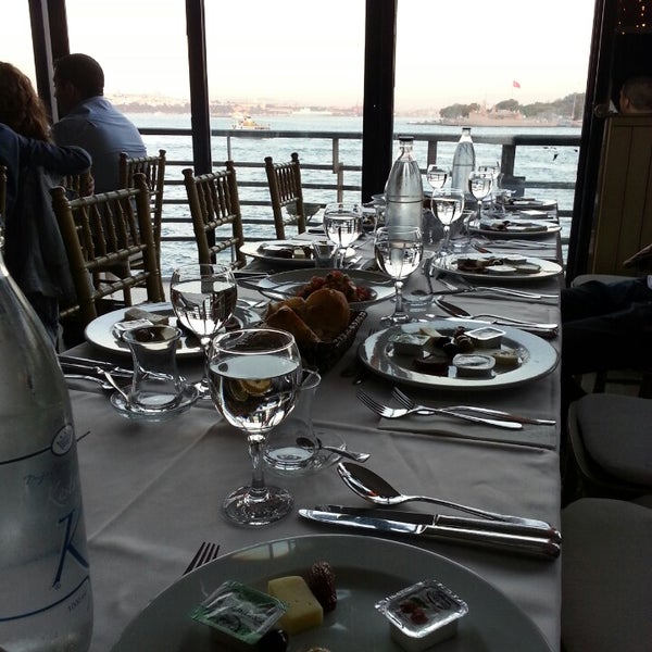 7/30/2013 tarihinde Tarkan E.ziyaretçi tarafından Karaköy Liman Lokantası'de çekilen fotoğraf