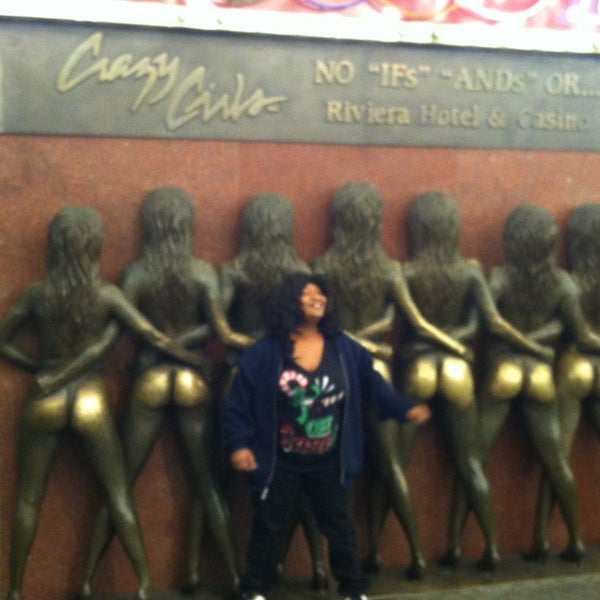 1/18/2013에 Robert C.님이 Crazy Girls at the Riviera에서 찍은 사진