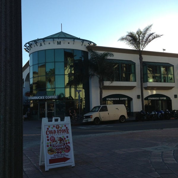 Starbucks Coffee Shop in Downtown Huntington Beach