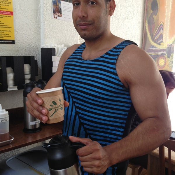 6/22/2013 tarihinde Doug L.ziyaretçi tarafından Buunni Coffee'de çekilen fotoğraf