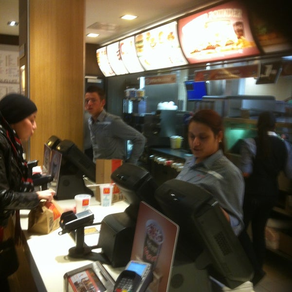 Das Foto wurde bei McDonald&#39;s von Remon am 1/10/2013 aufgenommen