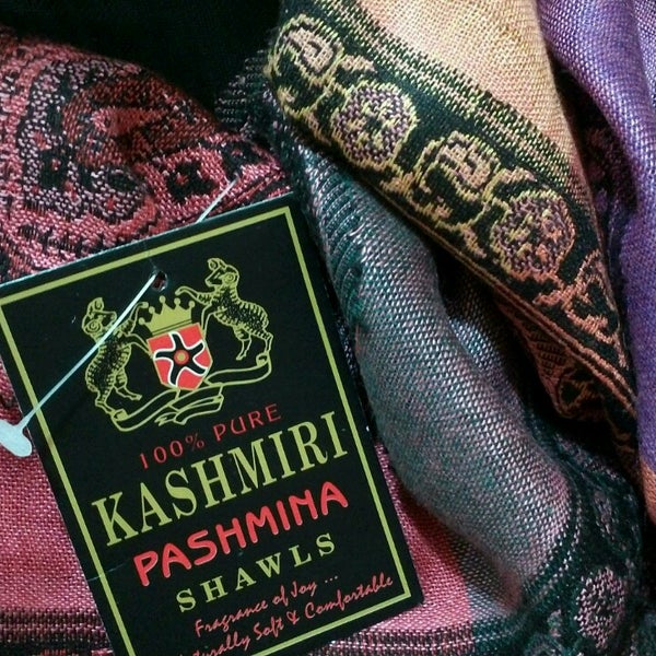 Lakshmi Produtos Indianos Clothing Store in Santos