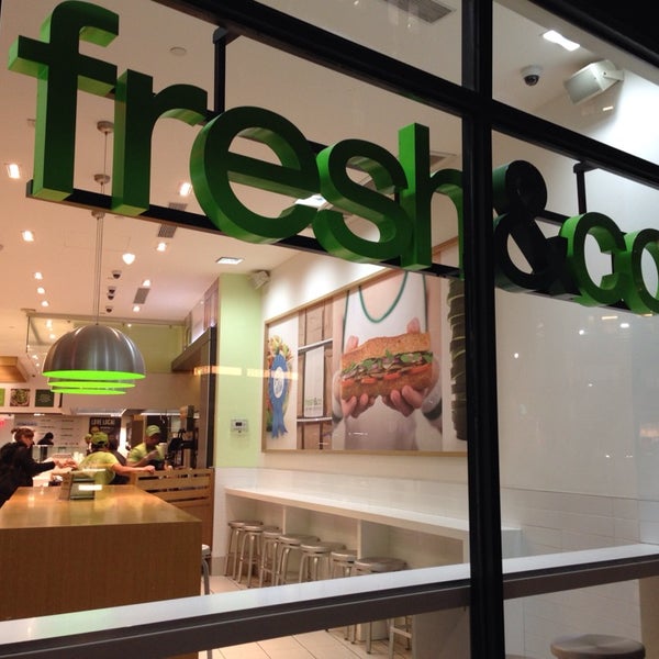 Photo taken at Fresh &amp; Co by Lucy on 11/21/2014
