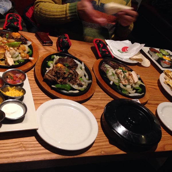 Photo taken at Chili&#39;s Grill &amp; Bar by Lucy on 12/8/2014