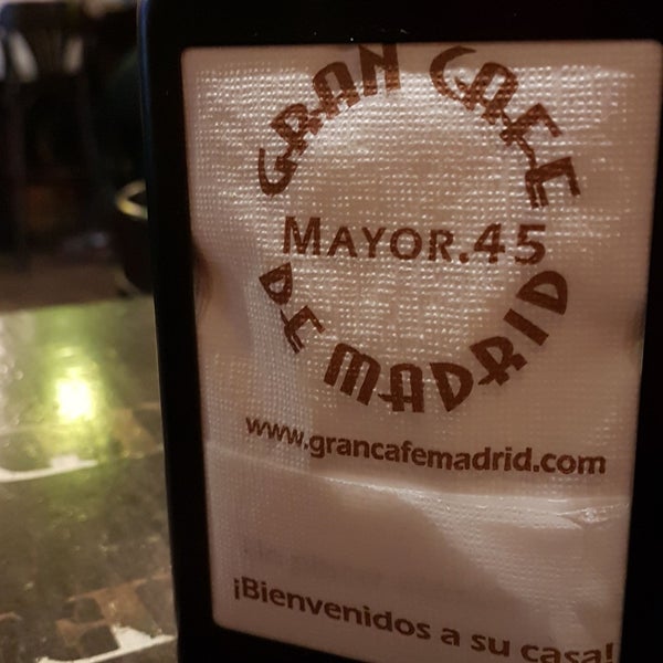 รูปภาพถ่ายที่ Gran Cafe de Madrid โดย Carlos A. เมื่อ 2/18/2018