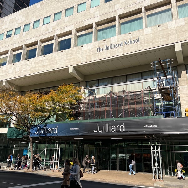 Foto diambil di The Juilliard School oleh Libin T. pada 11/9/2022
