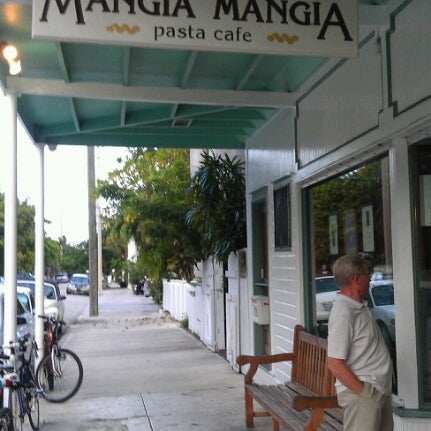 Photo taken at Mangia Mangia by Rosemary M. on 10/5/2012