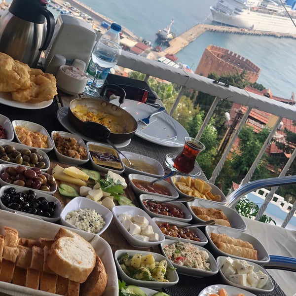 11/17/2019에 Murat G.님이 Tuğra Cafe Restaurant에서 찍은 사진