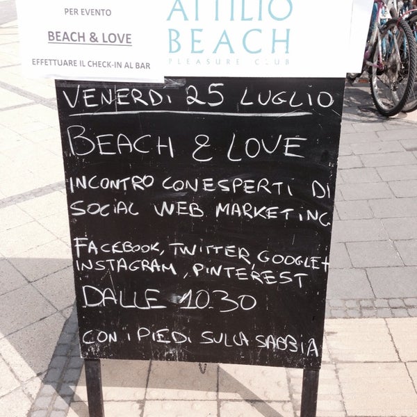Foto tirada no(a) Attilio Beach Pleasure Club por Cristiano C. em 7/25/2014