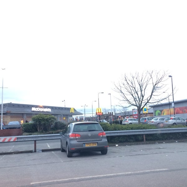 Altrincham Retail Park Richards Way