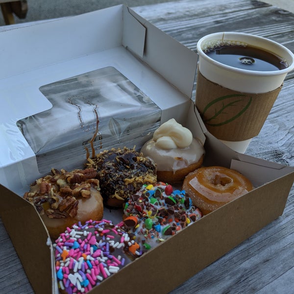 Das Foto wurde bei Peace, Love &amp; Little Donuts von Jake W. am 5/24/2019 aufgenommen