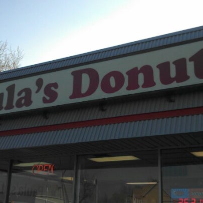 11/16/2012にRavi K.がPaula&#39;s Donutsで撮った写真
