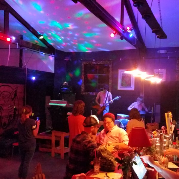 9/17/2017에 Sly Grog Lounge님이 Sly Grog Lounge에서 찍은 사진
