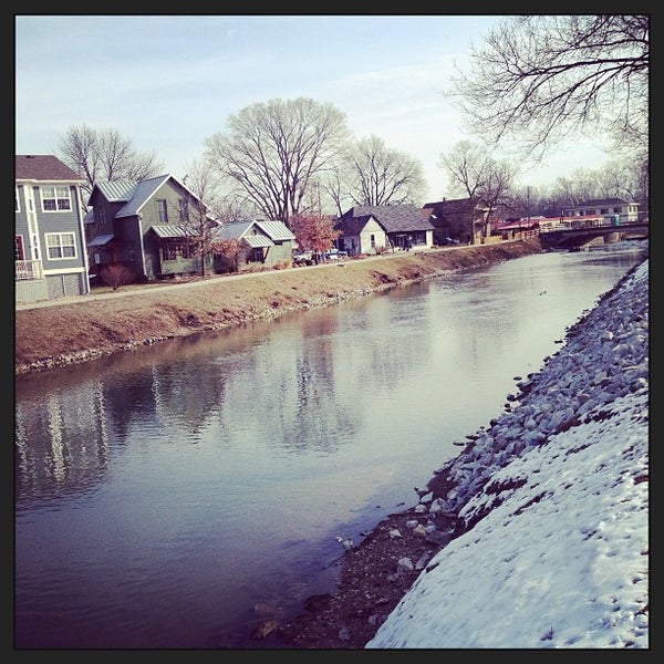 Photo taken at Broad Ripple Village by RUSS on 3/9/2013