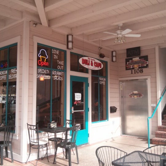 Red Scooter Deli 1102 Pine St