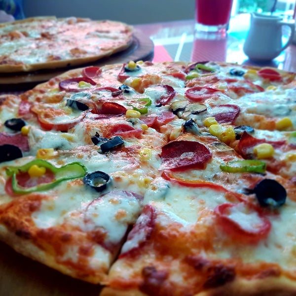 8/4/2017 tarihinde MRTziyaretçi tarafından Pizza Napoli'de çekilen fotoğraf