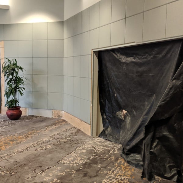 Photo taken at Phoenix Airport Marriott by Andrew S. on 8/13/2019