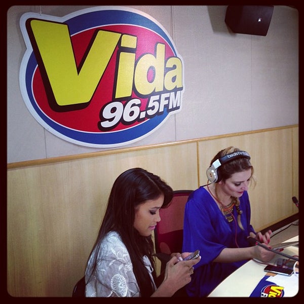 4/12/2013에 Marcelinho M.님이 Rádio Vida FM 96.5에서 찍은 사진