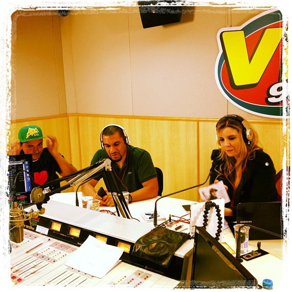 Foto tirada no(a) Rádio Vida FM 96.5 por Marcelinho M. em 4/11/2013