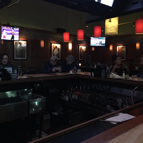 Photo taken at Bar Louie by Jason H. on 2/19/2018