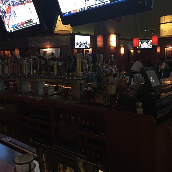1/5/2018 tarihinde Jason H.ziyaretçi tarafından Bar Louie'de çekilen fotoğraf