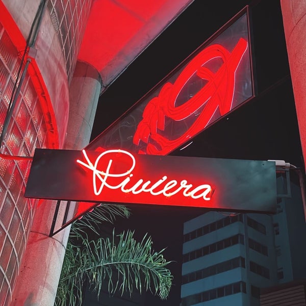 รูปภาพถ่ายที่ Riviera Bar e Restaurante โดย Guilherme V. เมื่อ 7/15/2022